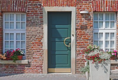 La porte d'entrée made in France : votre pièce incontournable !