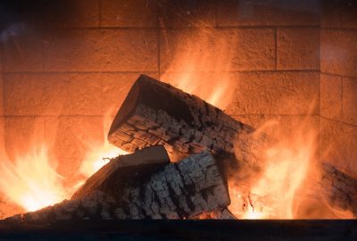 Cheminée à foyer ouvert, invitez la modernité dans votre maison