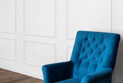 Fauteuils en tissu ou en cuir : que choisir pour votre salon ?